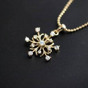 期間限定セール!!即決価格★送料無料★スノーフレーク★クリスタルネックレス★ゴールドカラー