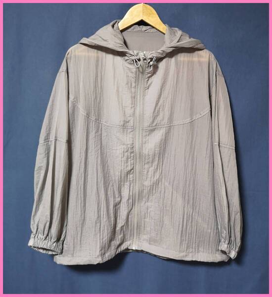 JKT‐114‐3春秋☆サンプル品☆送料込み☆即決☆ナチュラル系☆薄手のナイロン☆M~Lサイズ☆ジャケット☆グレー系☆ゴム☆フード