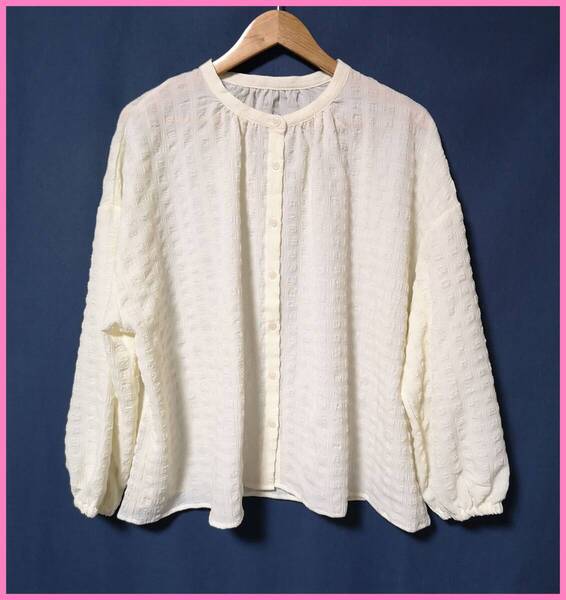 BLS‐331‐2春秋☆新品☆送料込み☆即決☆薄手のストレッチ素材☆M~Lサイズ☆ブラウス☆クリーム色系☆クインクル加工☆立体織柄