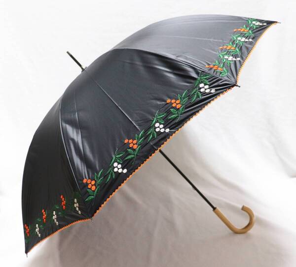 《Sorcie Renom ソシエレノ》新品 1級遮光生地 UV遮光率99.99%以上 上品花柄 晴雨兼用高級長傘 日傘 雨傘 8本骨 木製ハンドルS2088