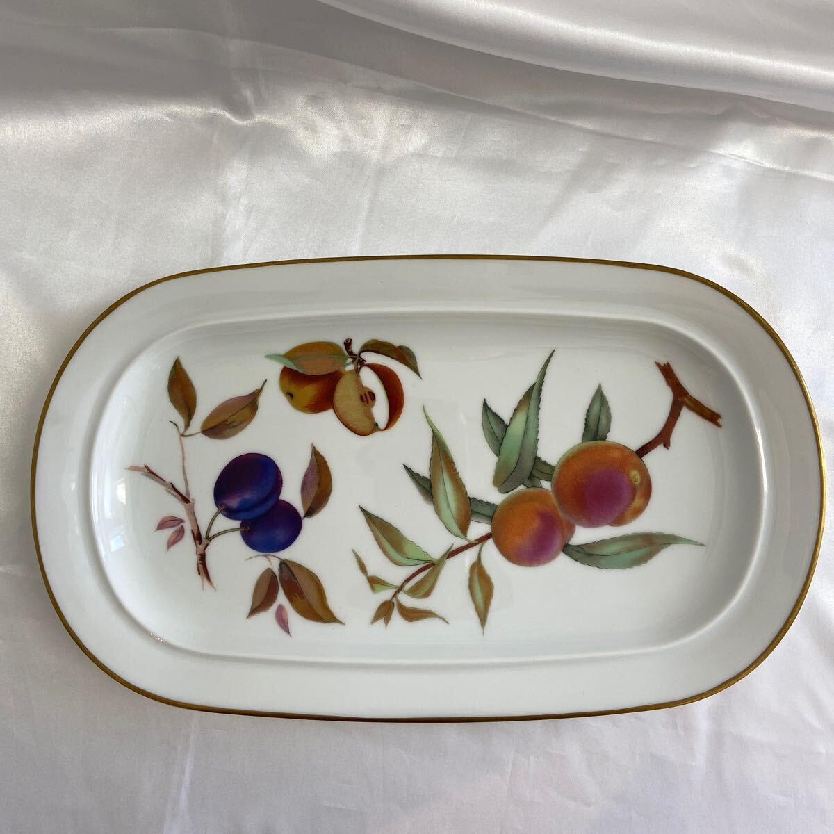 未使用 Worcester 絵皿 野菜市場風景 イギリス陶磁器 希少 未使用 Worcester 絵皿 野菜市場風景 イギリス陶磁器 希少 2025
