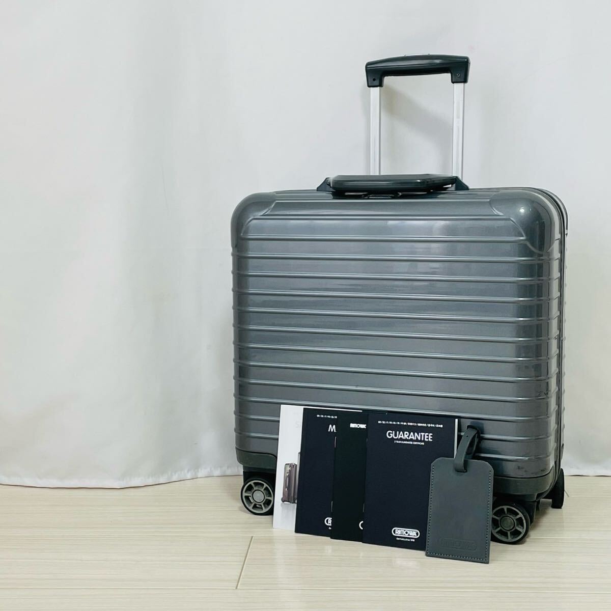 【1/13最終】【極美品】リモワRIMOWA ビジネストローリー4輪 2025年最新】Yahoo!オークション -リモワ ビジネストローリーの