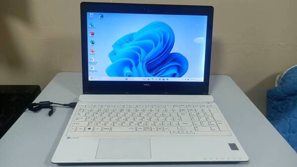 Blu-rayノートパソコン NEC Core i5 SSD128G メモリ8G win11 office
