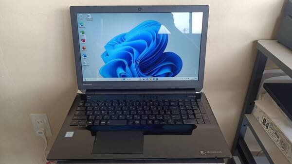 ノートパソコンTOSHIBA 第六世代Core i5 SSD256G メモリ8G Win11 office
