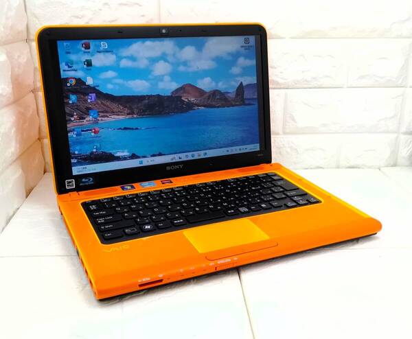 【超絶人気稀少色】Win11/新品SSD256GB/Core i7/メモリ8GB/カメラ/Office 2021/Blu-ray/SONY VAIO VPCCA4AJは眩い輝きのオレンジ(^^♪