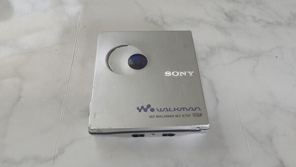 K4096 SONY MZ-E707 MDプレーヤー/ソニー 簡易清掃 通電不可 現状品 送料無料 JUNK