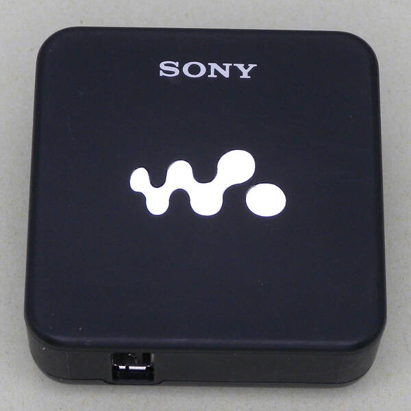 送料無料 SONY ソニー Walkman ウォークマン 純正 USB 電源アダプター ACアダプター 充電器 AC-NWUM60 5V 800mA 即決!