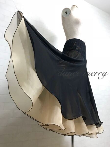★送料無料★【MERRY】 新品 豪華 社交ダンス スカート ベージュ 黒 レース シフォン 4814 レッスン パーティ ステージ 衣装 タンゴ 上品