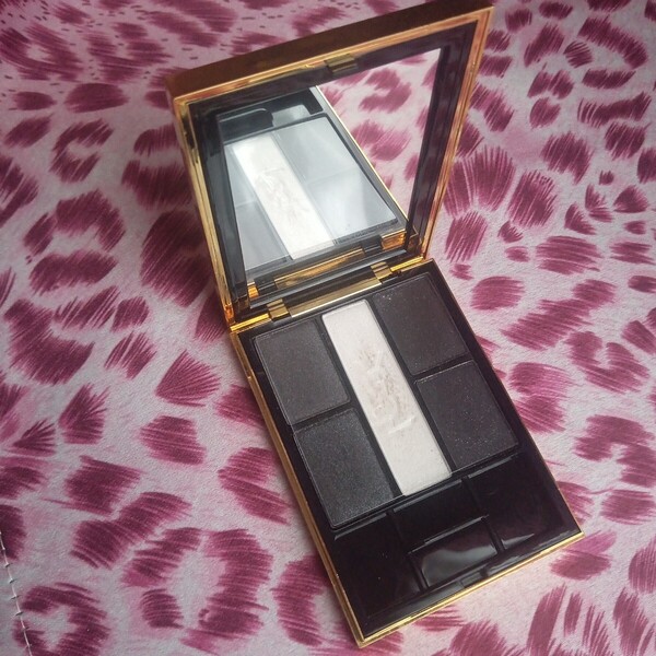 正規品イヴサンローラン パレット ノワール アイシャドウNOIR TERRIBLEMNNT5COLOR EYE SHADOW
