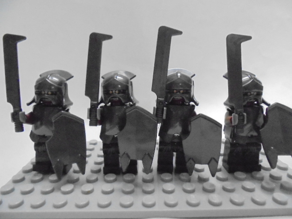 ウルク・ハイ軍 4体セット 廃盤 レゴミニフィグ ロードオブザリング お城シリーズ LEGO キャッスル キングダム