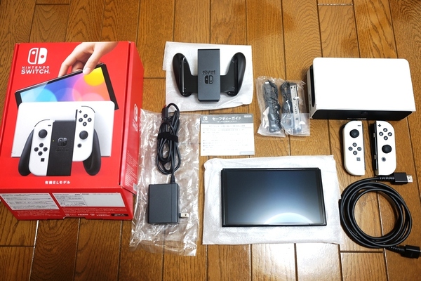 ☆送料無料 美品 Nintendo Switch(有機ELモデル) Joy-Con(L)/(R) ホワイト 中古