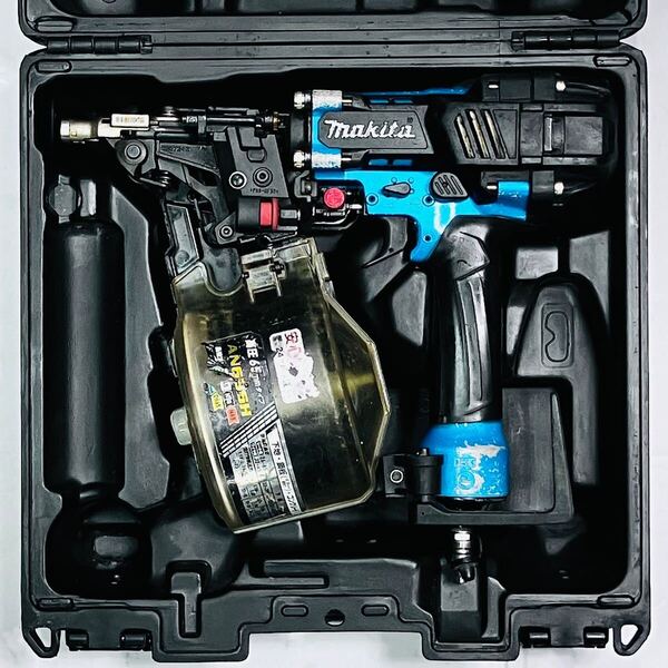 動作良好 送料無料 マキタ makita 65mm 高圧エア釘打機 釘打ち機 AN636HM ケース付き