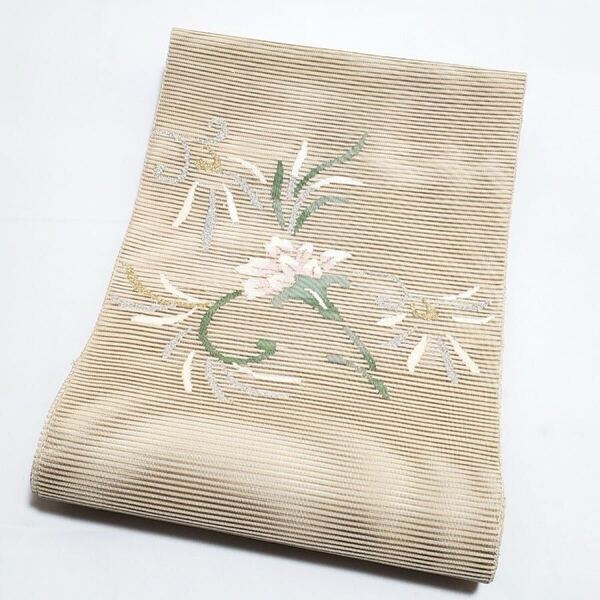 送料無料 美品 絽綴れ 唐花模様 ベージュ 金銀糸 太鼓 正絹 薄物 夏用 絽 紗 松葉仕立て名古屋帯 仕立て上がり リサイクル