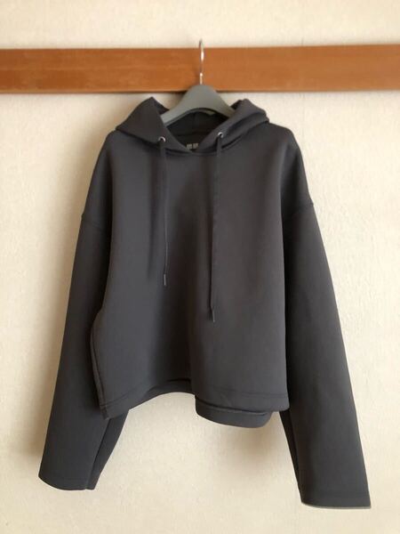 ユニクロ レディース Sサイズ ドライスエットパーカー チャコールグレー 軽量 ストレッチ ショート丈