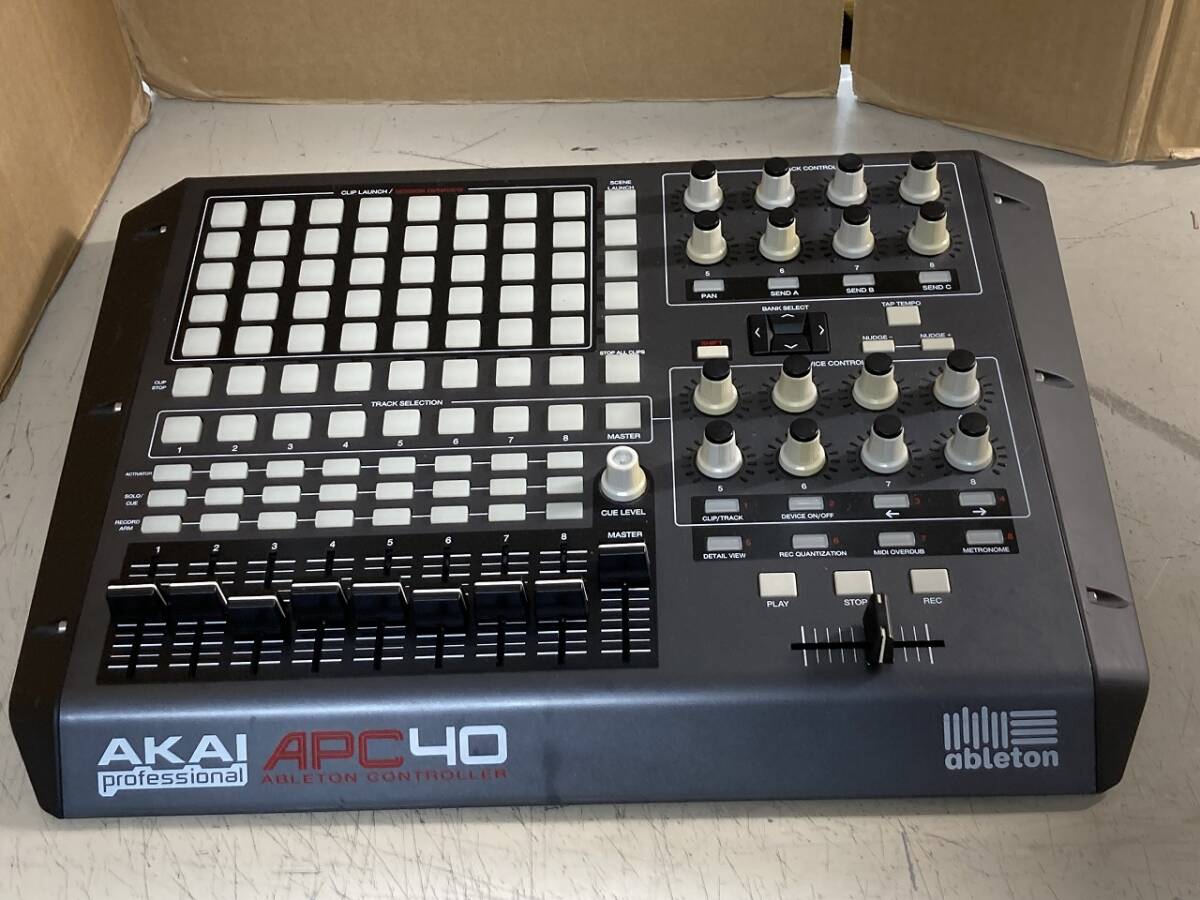 【中古・美品】AKAI APC-40 Ableton Live コントローラー Yahoo!オークション -「akai apc 40」の落札相場・落札価格