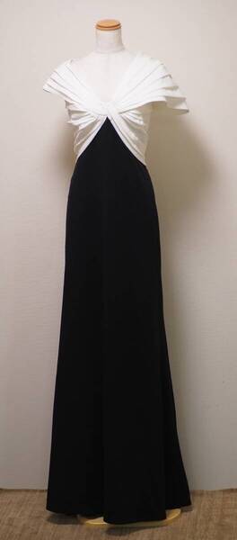 TADASHI SHOJI タダシショージ IVORY & BLACK ロングフォーマルドレス 「8 」/ 11-13号程度