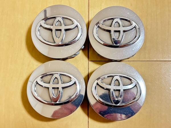 トヨタ TOYOTA純正 30ヴェルファイア 30アルファード ゴールデンアイ プリウスα センターキャップ 4個 中古 メッキ
