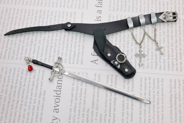 千葉DOLL工房 サーベル ソード 剣 鞘 武器付き ベルト 抜刀可能 黒 銀剣 赤い宝珠 装飾ありタイプ 十字架 MDD DD DDdy オビツ50 本革製