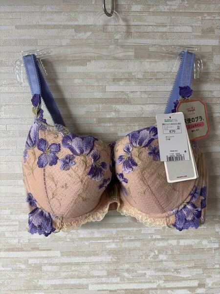 E70」トリンプ レッドレーベル天使のブラ スリムライン0096 ブラジャー