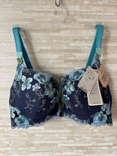 D80」トリンプ レッドレーベル天使のブラ スリムライン0096 ブラジャー