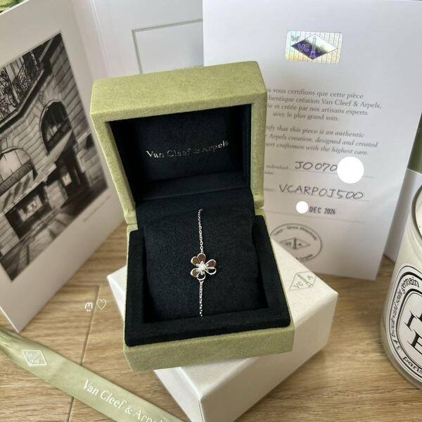 送料無料 ヴァンクリーフ&アーペルフリヴォルブレスレット 18K ホワイトゴールドダイヤモンド 現行販売品 Van Cleef & Arpels