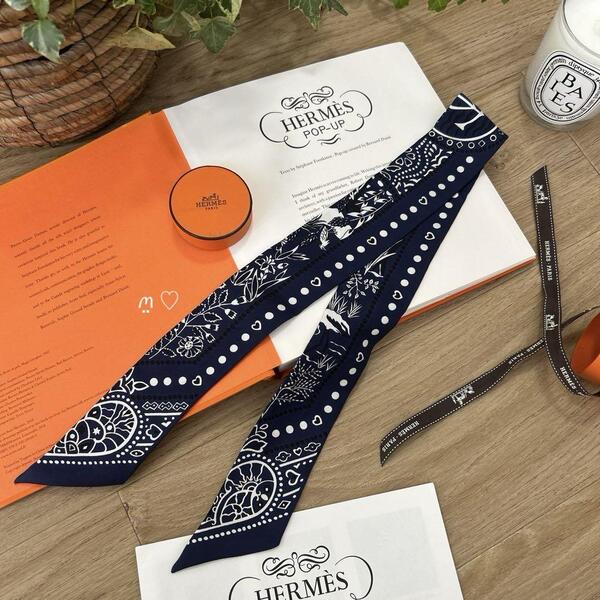 送料無料 エルメス ツイリー 空と海の間 バンダナ柄 シルクスカーフ ハート HERMES Entre Ciel et mer Bandana