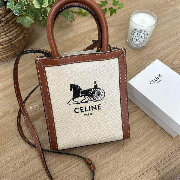 送料無料 CELINE セリーヌ ミニバーティカルカバ 馬車 ハンドショルダーバッグ斜めがけ