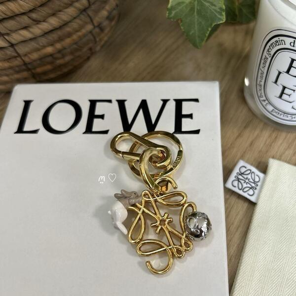 送料無料 LOEWE ロエベ スナフジタ うさぎアナグラムチャーム キーリングホルダー 限定