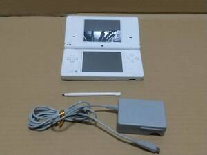 ニンテンドーDSi(ホワイト)中古品 充電器付きです。
