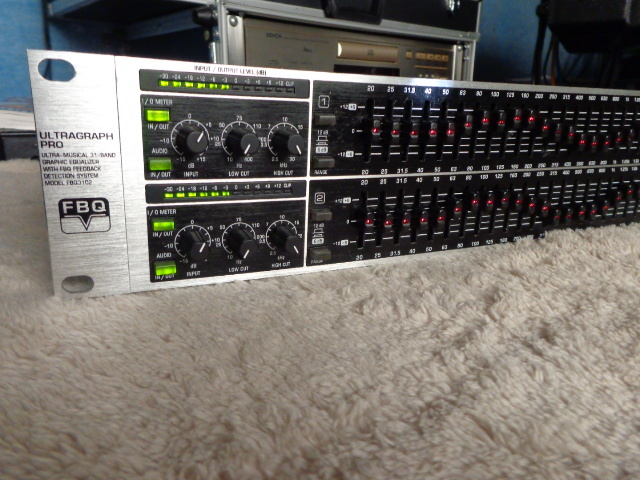 グラフィックイコライザーFBQ3102 Behringer Ultragraph Pro FBQ3102HD 31-band Stereo Graphic