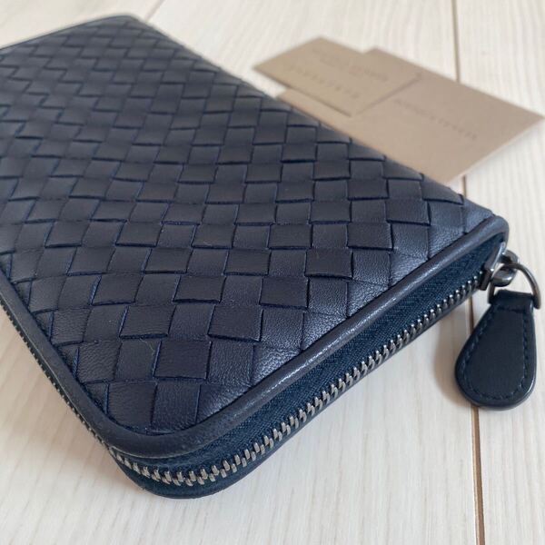 人気!美品!送料込み! BOTTEGA VENETA ボッテガヴェネタ イントレチャート ラウンドファスナー ジッピーウォレット 本革 レザー 長財布