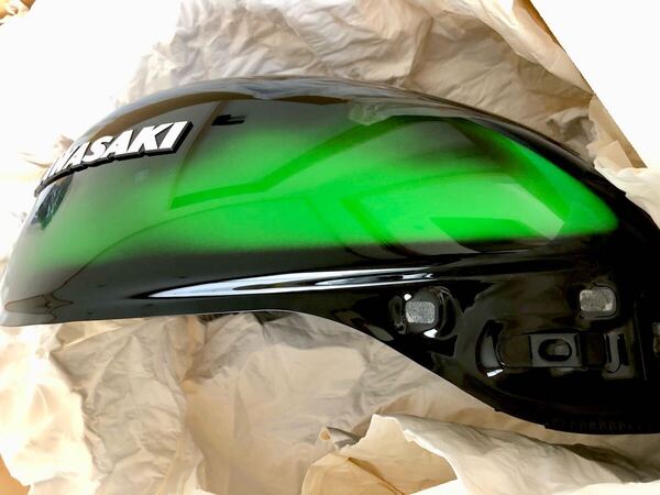 送料無料 新車外し 2025 Z900RS CAFE エボニー (H8) タンク 51093-5463-H8