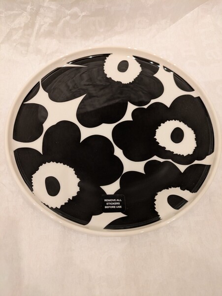 【新品未使用・送料込】マリメッコ Marimekko プレート 20cm ウニッコ