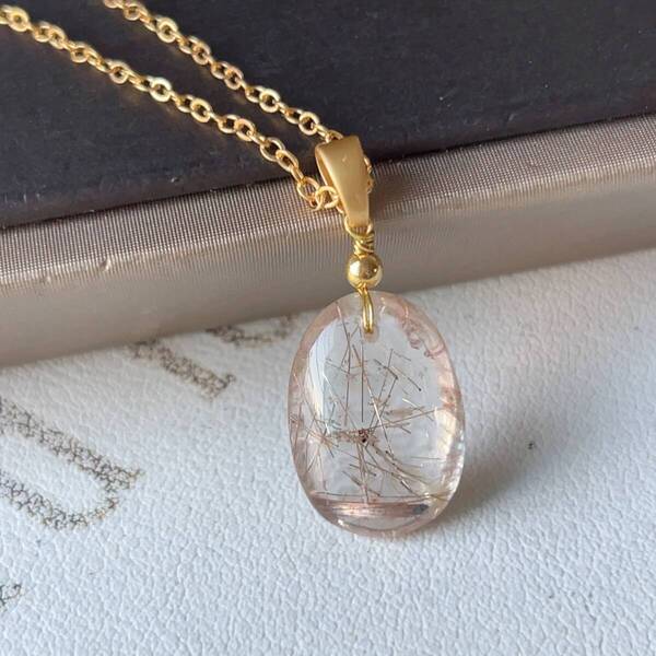◇高い透明度◇チタンルチルクォーツ(針水晶)◇虹入り◇パワーストーン◇ネックレス◇ペンダント◇天然石◇プレゼントにも038P6285