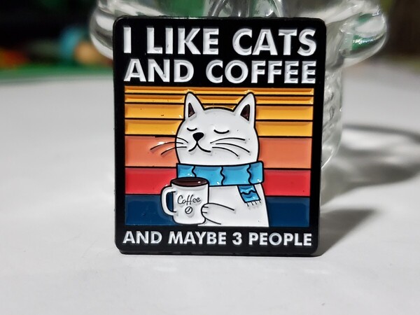 猫とコーヒーが好き│ねこ×コーヒーピンバッジ│リラックスピンズ│アメリカン海外雑貨│インポート品│チルアウト、ネコ、カフェイン