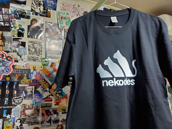新品│ネコデス│nekodes│輸入Tシャツ│海外インポート品│サイズL│ブラック│黒│ユニークな猫トリオ│ねこ
