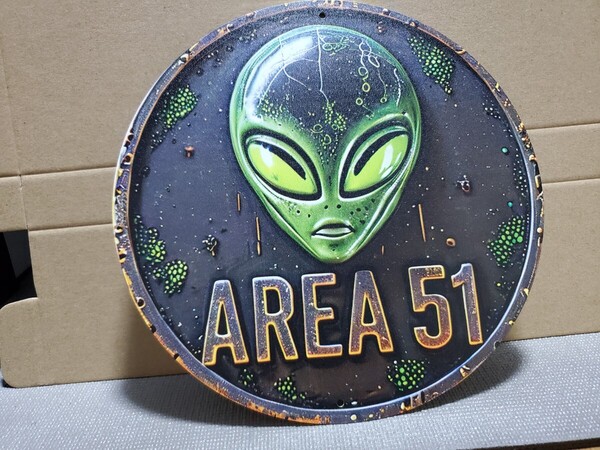 再販│宇宙人│エリア51│円形レトロブリキ看板│ヴィンテージメタルサイン│グレイ│アメリカン海外雑貨│ガレージ、店舗、秘密基地