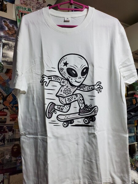 レア│スケボータトゥーエイリアン│輸入Tシャツ│海外インポート品│海外サイズS(JP-L)│ホワイト│白│ストリート│スケートボード│刺青