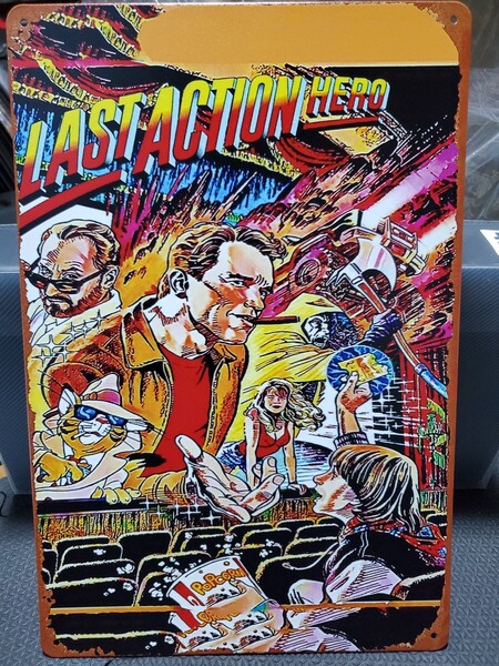 ラスト1点│ラストアクションヒーロー│レトロブリキ看板│メタルサイン│アメコミ風│アメリカン海外雑貨│ガレージ、店舗、シュワちゃん