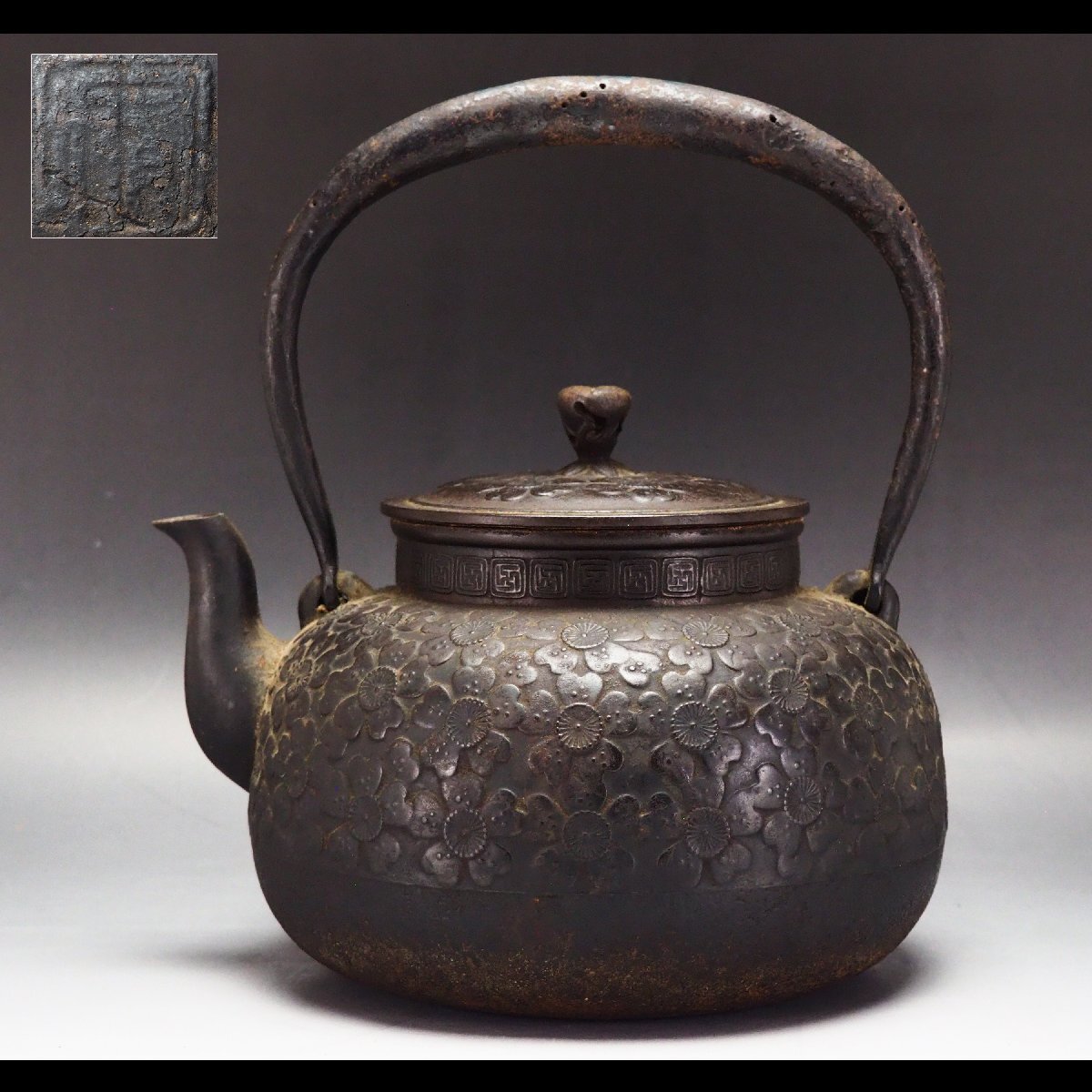 未使用品 南部伝統工芸士 及川寛治作 13型姥口 馬 南部鉄瓶 南部鉄器 鉄瓶 Yahoo!オークション -「寛治」(鉄瓶) (鉄製)の落札相場・落札価格