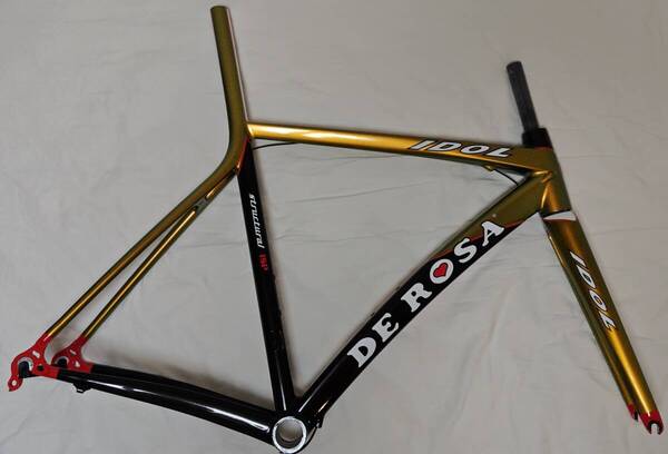 【未使用】DE ROSA IDOL デローザ アイドル 2010 GOLD カーボンフレーム トップチューブ560mm(C-C) 適応身長目安:175cm~185cm