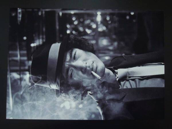A4 額付き ポスター 松田優作 Yusaku Matsuda モノクロ けむり photograph