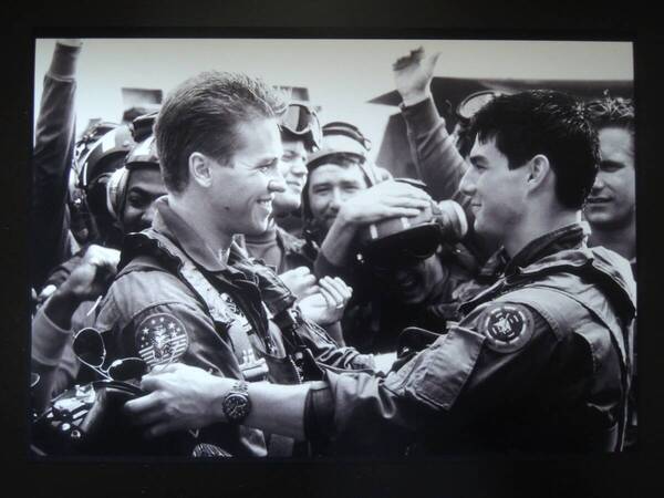 A4 額付き ポスター TOPGUN トムクルーズ Tom Cruise バルキルマー Val Kilmer アイスマン USA アメリカ海軍