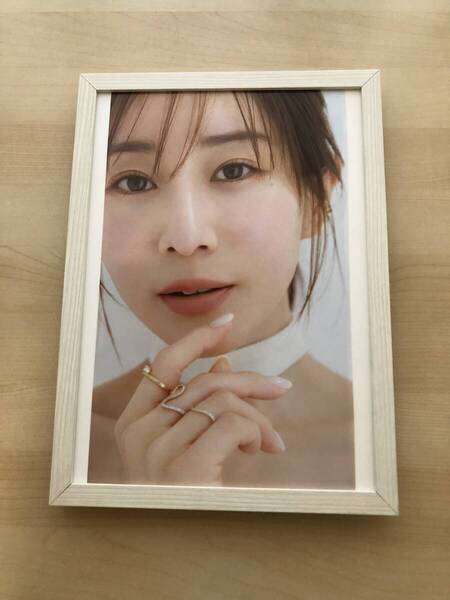 kj ★額装品★ 田中みな実 グラビア セクシー 貴重写真 A4サイズ額入り ポスター風デザイン 女優 美白 美肌 ドラマ 映画