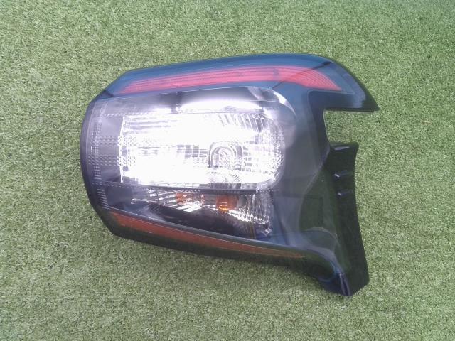 JDM Toyota Sienta DBA-NSP170G 2016 Right Side Tail Light