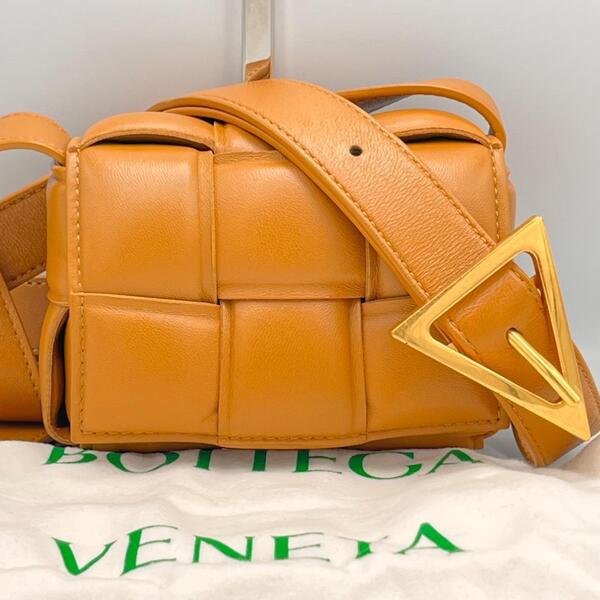 極美品☆BOTTEGAVENETA ボッテガヴェネタ キャンディパデッドカセット ショルダーバッグ