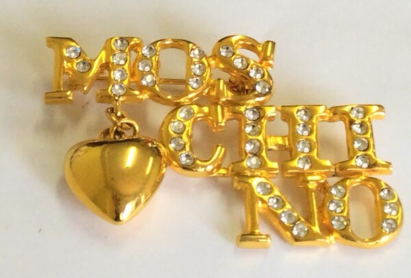 TH モスキーノ MOSCHINO ブローチ ゴールド ハート ラインストーン ロゴ ヴィンテージ 中古品 レディースアクセサリー