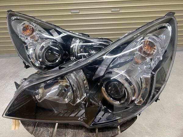中古良品 黄ばみ無し レガシィ前期 BR9 BM9 純正HID 左右ヘッドライト インナーブラック KOITO100-20061刻印 5N アウトバック破損無し