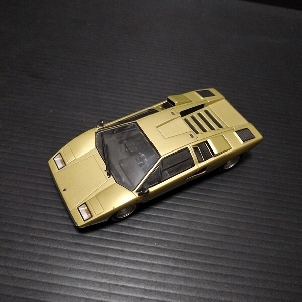 ● ミニチャンプス「1/43 ランボルギーニカウンタック」LP400 ゴールド ミニカー MINICHAMPS