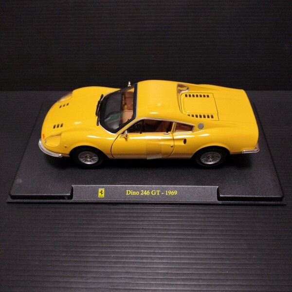 ● Bburago「1/24 Ferrari Dino 246 GT」1969 ミニカー ブラーゴ ディーノ ディノ フェラーリ イエロー